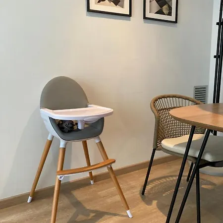 Centre. Simply Charming