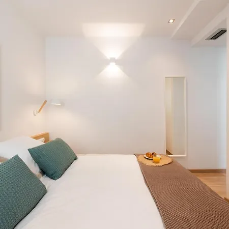 Apartment Centre. Simply Charming