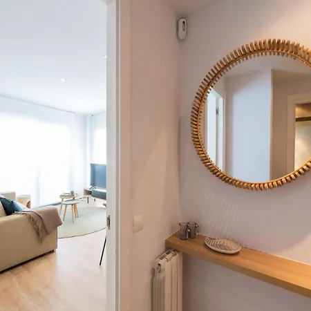 Centre. Simply Charming