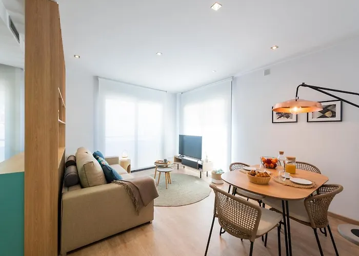 Centre. Simply Charming *