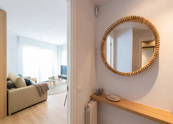 Centre. Simply Charming