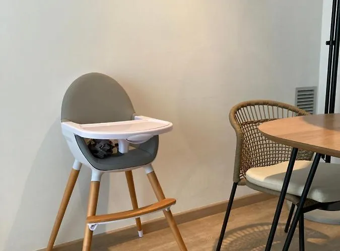 Centre. Simply Charming